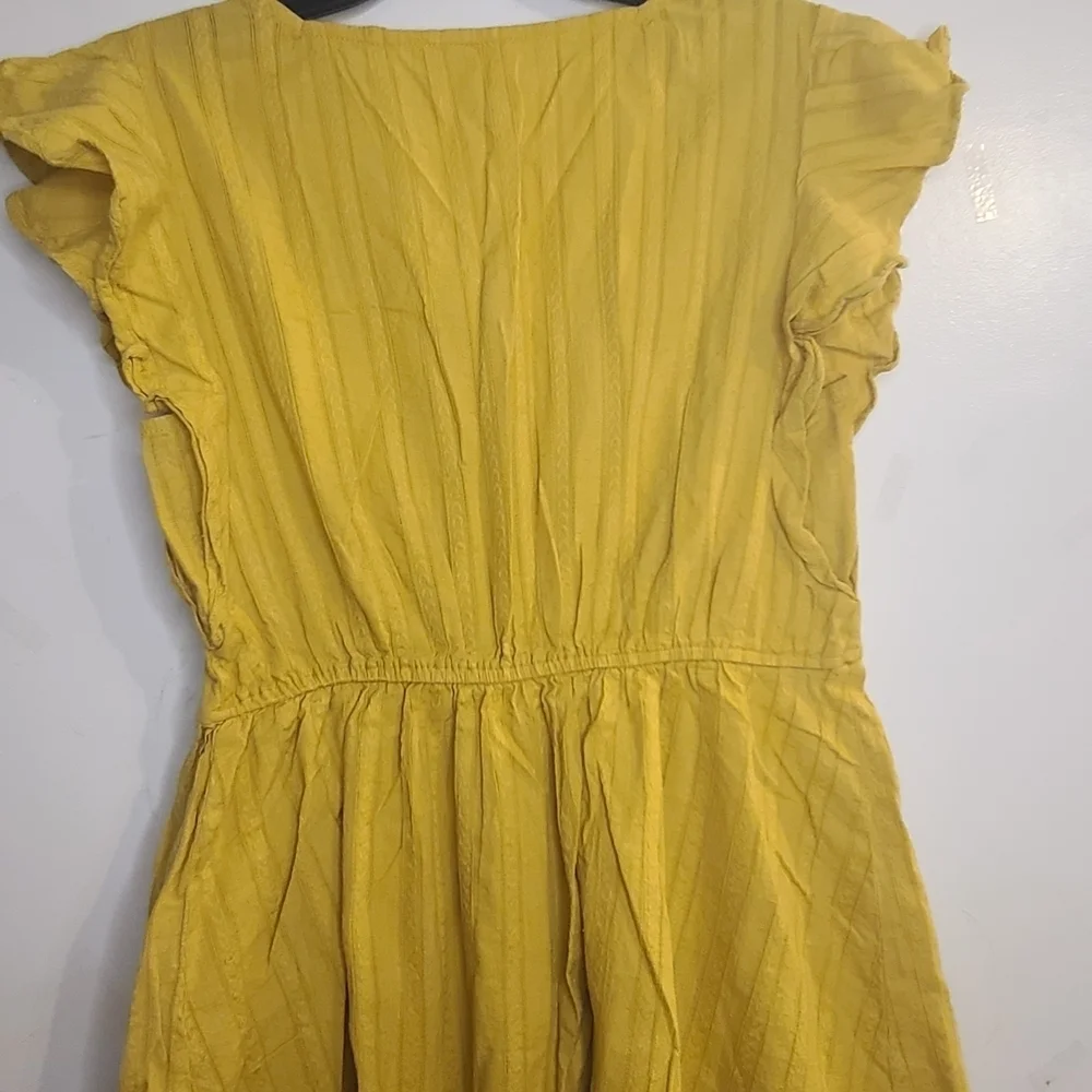 Listicle Yellow V-Neck Top